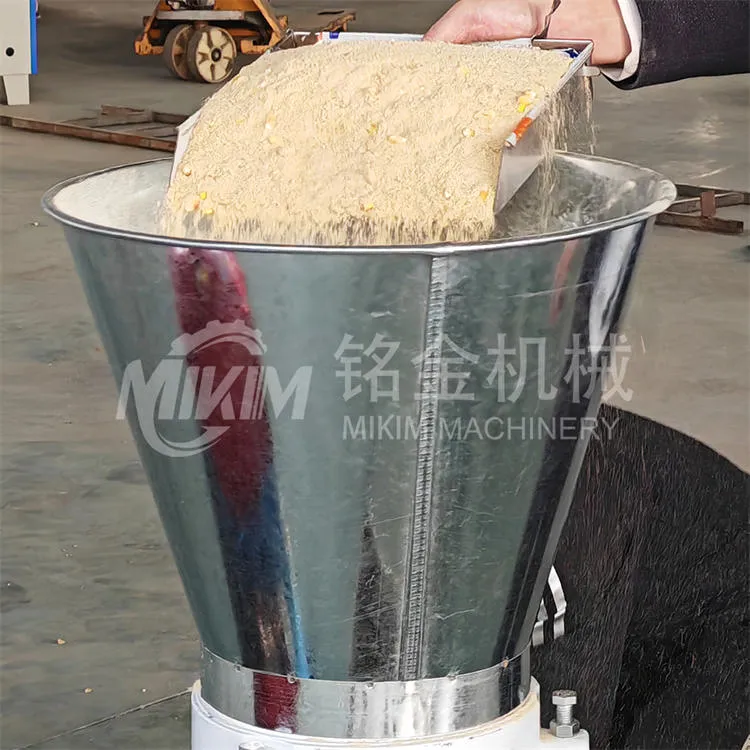 מכונה להכנת גלולות להאכלת עופות